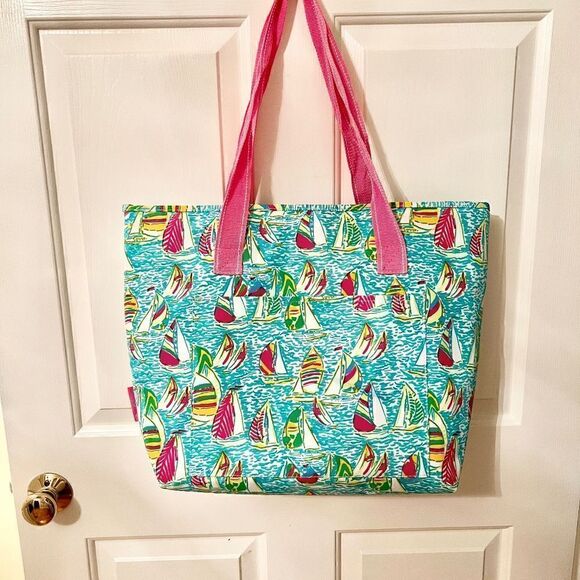 EUC Lilly Pulitzer Insulated Tote Bag in Ugotta Regatta Sailboat Print - Picture 1 of 4